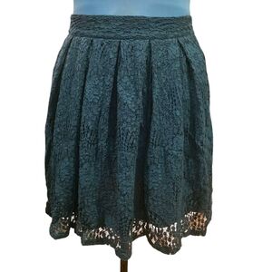 Unbranded - Green Lacey Skirt - Size Small